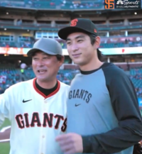 SF ‘한국인의 밤’ 환한 얼굴로 등장한 이정후…父이종범 시구-子이정후 시포