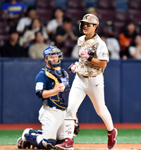 [포토] ‘동점만드는’ 솔로포 변상권