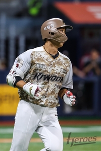 키움 변상권 3-3 만드는 동점 솔로포 폭발…시즌 3호 [SS고척in]