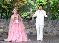 [포토]‘사랑의 듀엣’ 남양우-이제숙 부부의 축하 공연