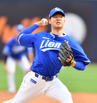 [포토]더블헤더 2차전 선발역투, 황동재