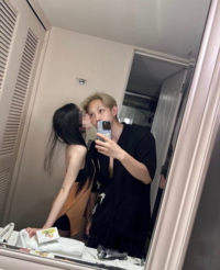 ‘故최진실 아들’ 지플랫, 미모의 여성과 볼 뽀뽀…럽스타로 화제