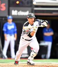 [포토]‘하...번트는 어려워’ 황재균