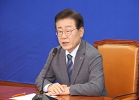 대표직 내려놓은 이재명 “시도 때도 없는 전화·문자 그만 좀”…무슨 일?