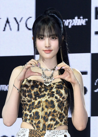 [포토]스테이씨 윤, 많이 사랑해 주세요!