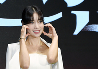 [포토]볼 하트 만들어 보이는 기은세