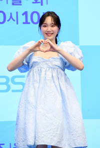 부부+부모로 인생 2막 새출발 이유영, ‘A라인 원피스’ 입은 이유가 있었네~