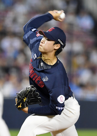 [포토]두산전 등판한 롯데 이민석