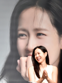 [포토]‘많은 배우 선배님들이 이자리에 섰어야...’ 손예진