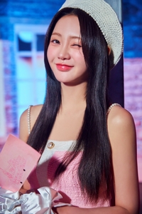 ‘트롯 바비’ 홍지윤, 김연자 손잡고 日 대표 엔카 방송 출연 확정