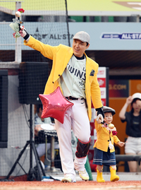 ‘광규 닮은꼴’ LG 박동원, 배우 김광규 올스타전 초청 만남 [SS문학in]