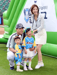 [포토]가족들과 함께 올스타전 찾은 류현진