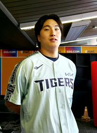 ‘팬투표 1위’ KIA 정해영 “부상이지만, 인사드리고 싶어서 왔어요~” [SS 인터뷰]