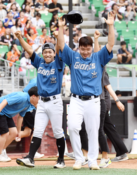 [포토]롯데 황성빈-정보근, 결승 진출이다!