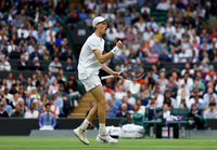 강력한 우승후보 시너·알카라스, 나란히 윔블던 8강 진출…4강에서 만날까