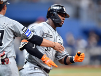 [포토]‘날 막지마요’ 솔로포 페라자