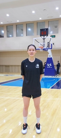 신한은행 유니폼 입은 최이샘 “새로운 도전, 책임감도 커져”