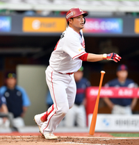 [포토]‘2회말 찬스만드는’ 이지영