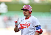 [포토]‘2회말 안타출루’ 이지영