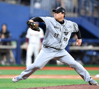 [포토]‘4-2리드 유지하는’ 류현진