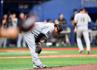 [포토]‘3회말 마무리하는’ 류현진