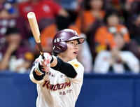 [포토]‘갈랐다!’ 동점타 김혜성