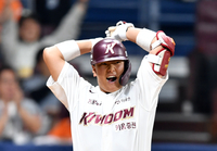 [포토]‘삼진은 아쉬워’ 김건희