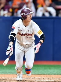 [포토]‘갈랐다!’ 동점타 김혜성