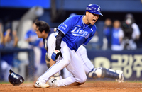 [포토]‘과감하게 홈파고든’ 이병헌