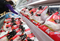 여름 대표 보양식 삼계탕, 재료값은 내렸지만...