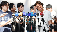 [포토]‘질문 경청하는’  홍명보 감독