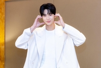 “우석 업고 경호?” 변우석 ‘황제 경호’ 논란에 갈팡질팡 소속사, ‘강압경호→사고 조장’ [SS초점]