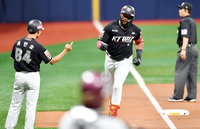 [포토] 솔로홈런 로하스