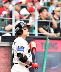 [포토]‘대기록’ KBO 최고령타자기록 도전하는 추신수