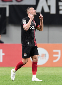 [포토]김천 상대 선제골 넣은 FC서울 일류첸코