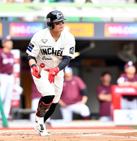 [포토]KBO 최고령타자기록 타이 이룬 추신수