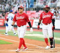 [포토]‘후속타가 아쉽구나’ 최고령 타자 출장기록 추신수