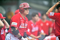 [포토]‘그 순간이 오는구나’ 최고령 타자 출장기록 추신수