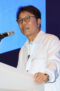 이수만, 故김민기 유족에 조문객 식사비로 5000만원 전달…유족, 고인 뜻따라 돌려줘