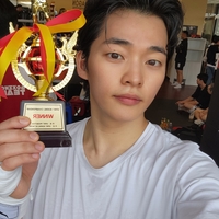 ‘미스터트롯’ 옥진욱, 이시영·윤형빈 뒤잇는 연예계 복싱 유망주?