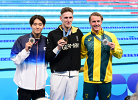 [포토]동메달 김우민, 메달리스트 동료들과 함께!