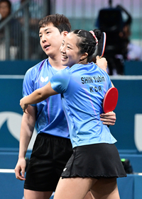 [사진]임종훈-신유빈, 완벽한 승리로 4강행