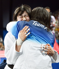 [포토]결승 진출의 기쁨을 나누는 허미미