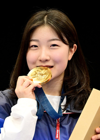 [포토]반효진, 대한민국 역대 금메달 ‘앙!’