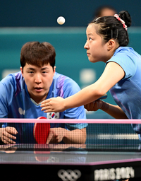 [포토]신유빈 서브 넣고 임종훈 공격 준비!