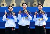 [포토]숫자 10 만들어 보이는 여자 양궁 대표팀