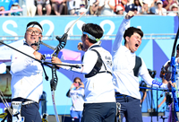 [포토]한국 남자 양궁, 금메달의 순간