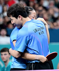 [포토]동메달의 기쁨을 나누는 임종훈-신유빈