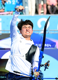 일본 선수 향해 포효하는 “파이팅” 김제덕의 기백, 20세에 올림픽 금메달 3개 확보한 양궁의 현재와 미래[SS파리in]