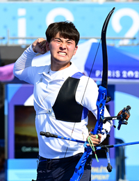 [포토]금메달에 환호하는 김제덕